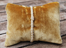 Cargar imagen en el visor de la galería, Pulsera Blanca & Oro Amarillo