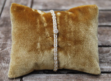 Cargar imagen en el visor de la galería, Pulsera Blanca & Oro Amarillo
