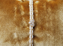Cargar imagen en el visor de la galería, Pulsera Blanca & Oro Amarillo