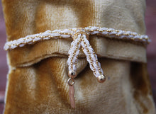 Cargar imagen en el visor de la galería, Pulsera Blanca & Oro Amarillo