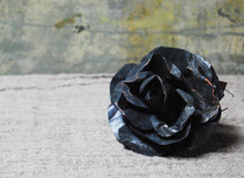Cargar imagen en el visor de la galería, Flor &quot;Black Rose&quot;
