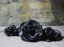 Cargar imagen en el visor de la galería, Flor &quot;Black Rose&quot;
